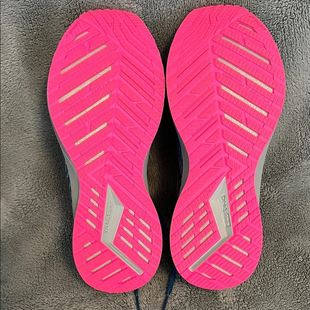 NWOT - Brooks Levitate 5 - Women's Blue and Pink Running Shoes FREE SHIPPING - Picture 4 of 6